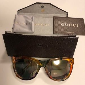 Gucci floral sunglasses.